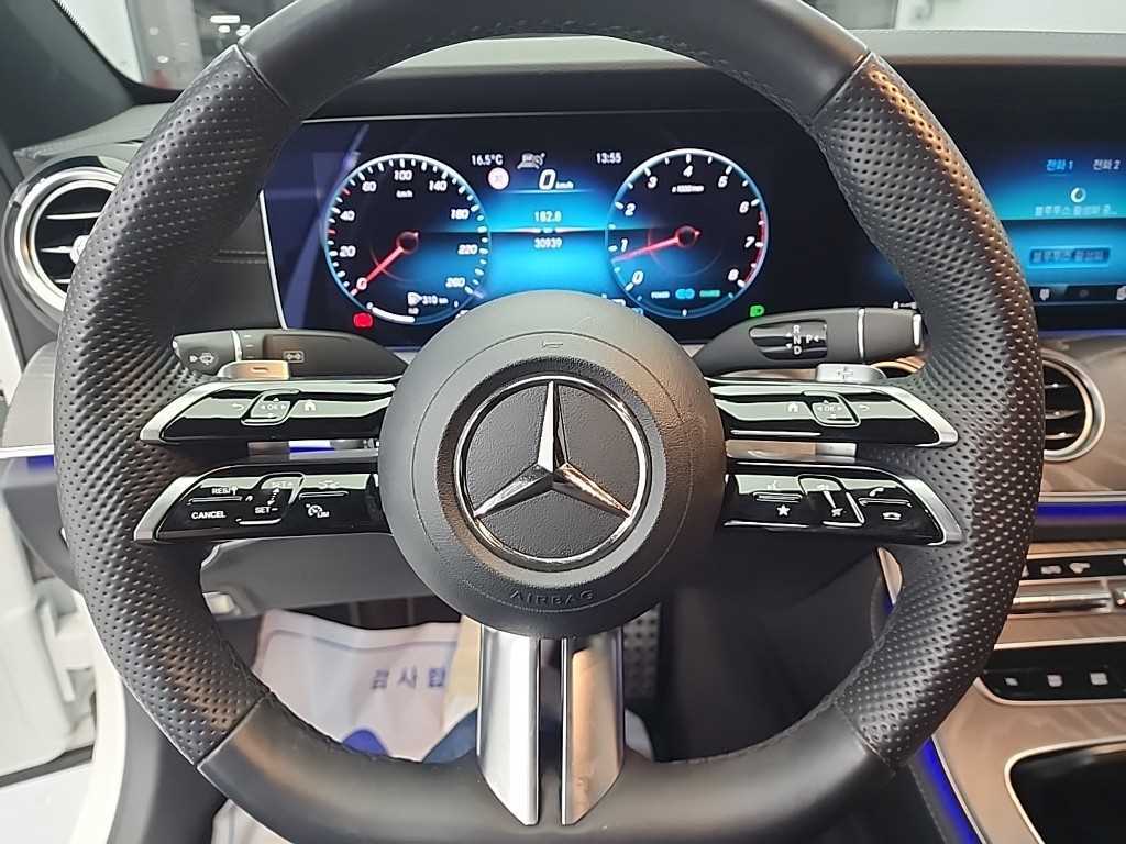 Mercedes Benz E class - Vista 9