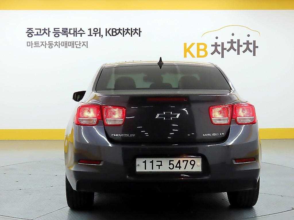 Chevrolet Malibu - Vista 3