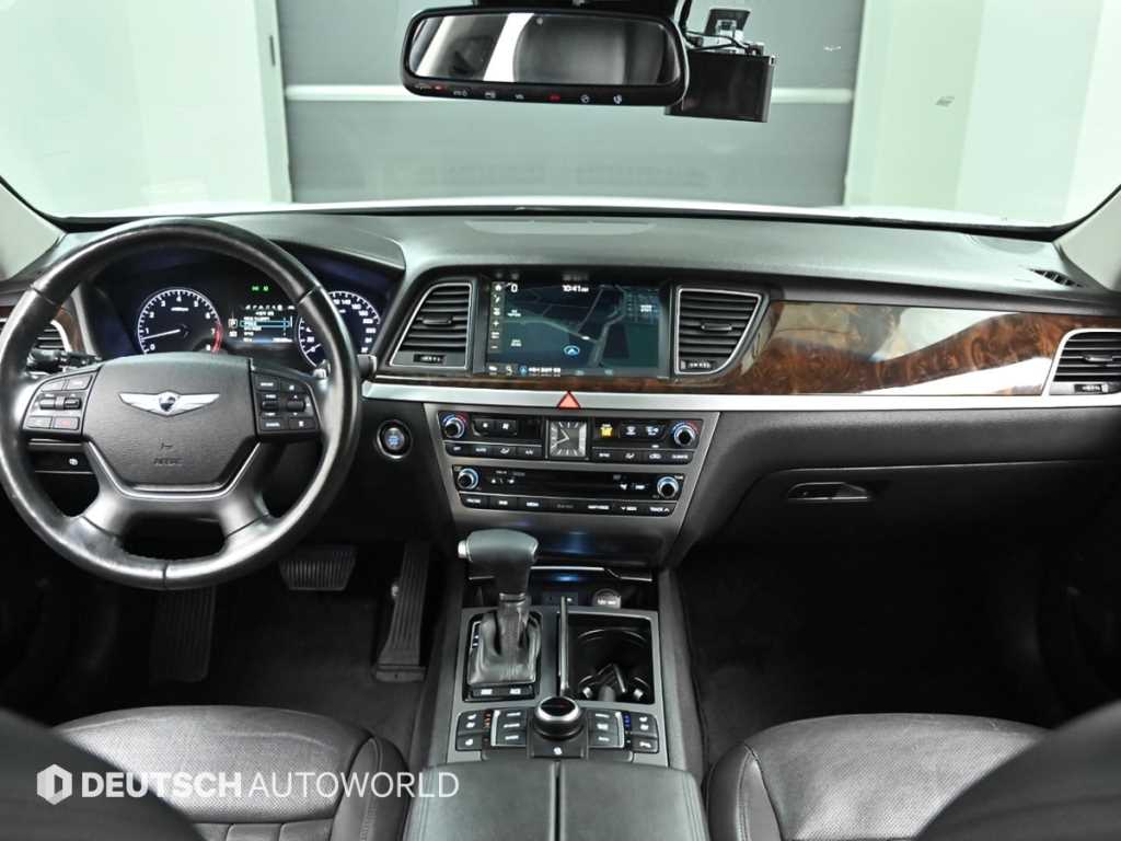 HYUNDAI Genesis - Vista 7