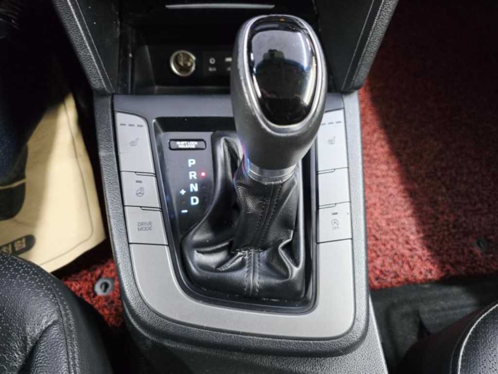 HYUNDAI Avante 2017 Blanco - Importación desde Corea - HF Imports Iquique - Foto 18