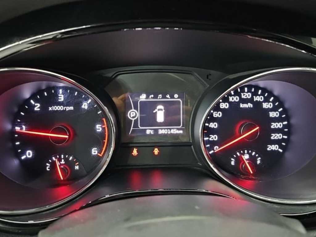 KIA Carnival - Vista 6
