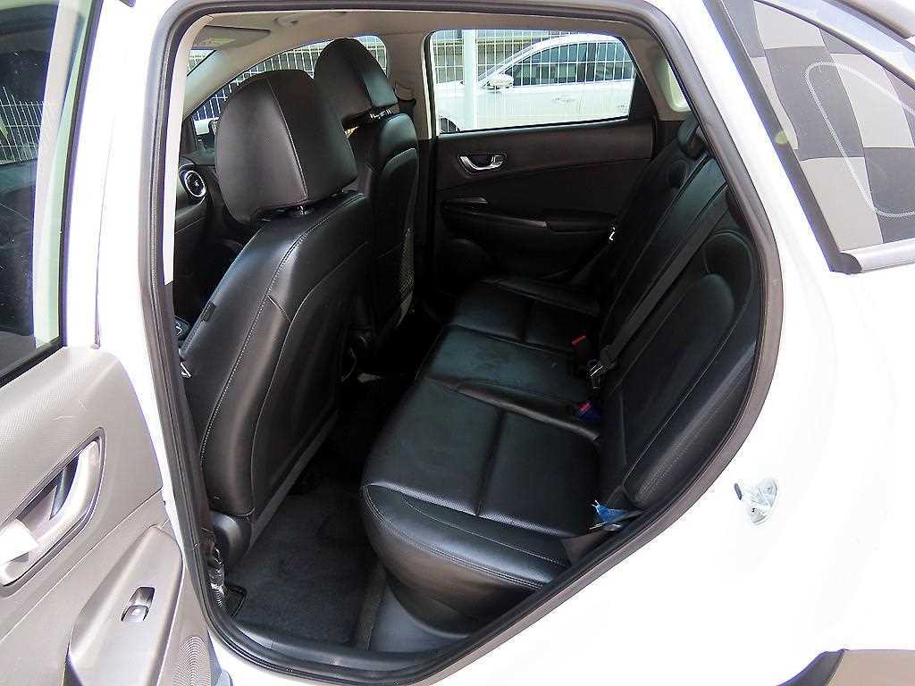 HYUNDAI Kona - Vista 6