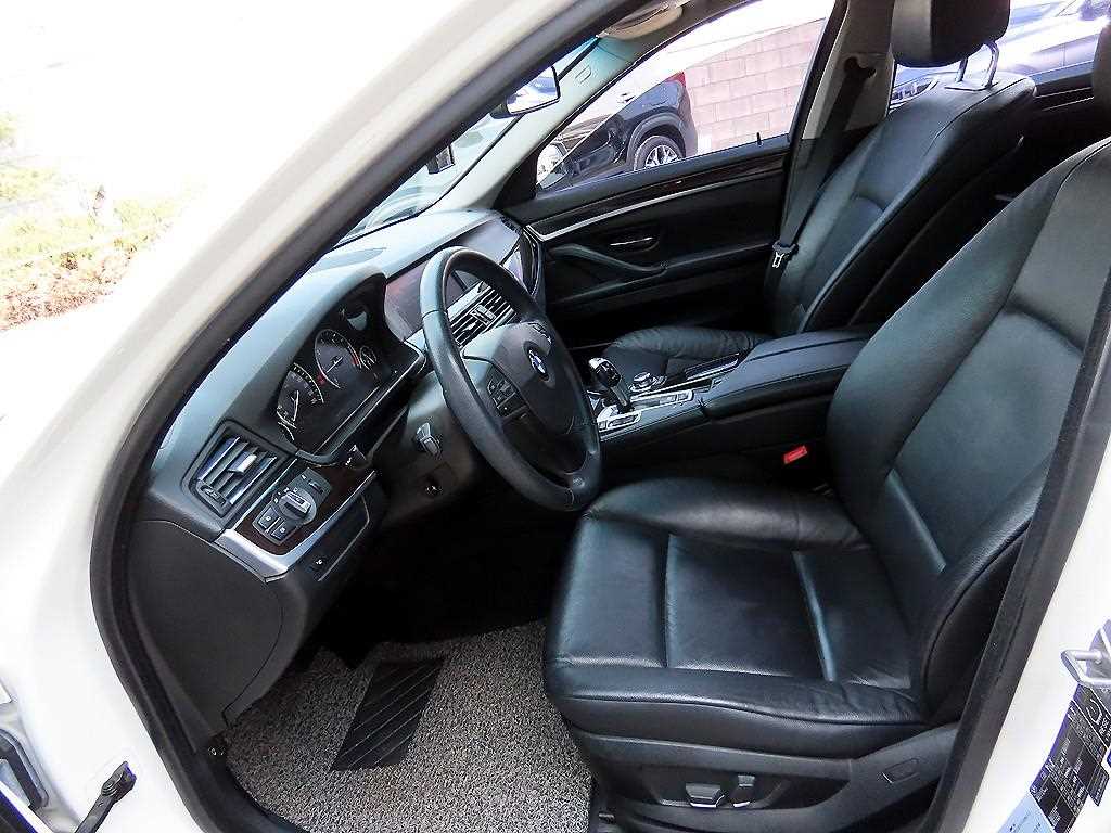 BMW 5 Series - Vista 5