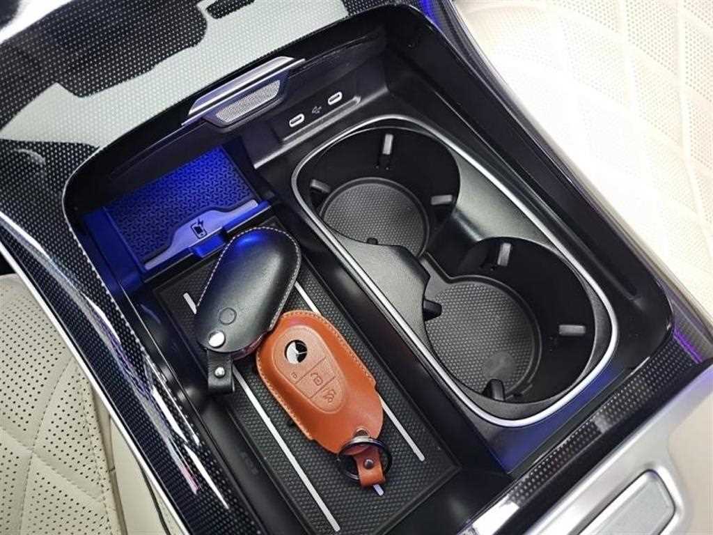 Mercedes Benz S Class - Vista 12