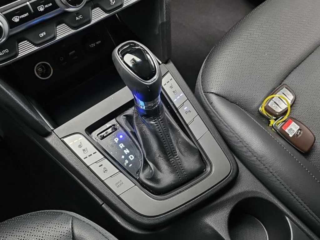 HYUNDAI Avante - Vista 12