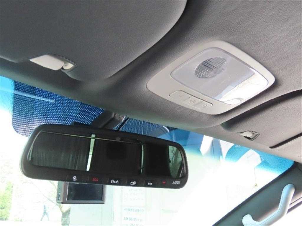 HYUNDAI Starex - Vista 10