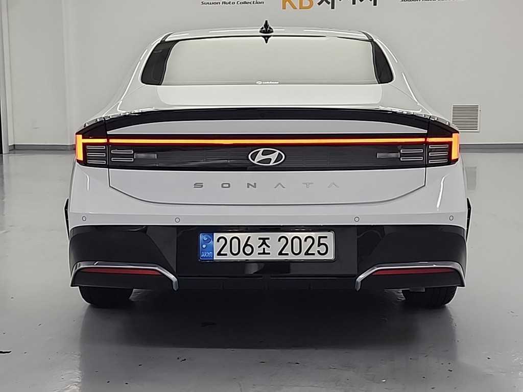 HYUNDAI Sonata - Vista 3