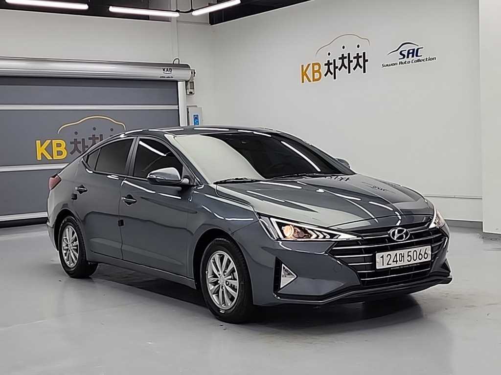 HYUNDAI Avante - Vista 4