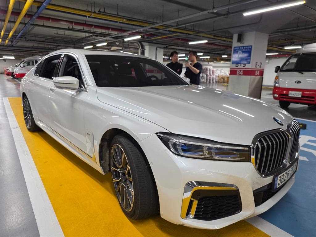 BMW 7 Series - Vista 3