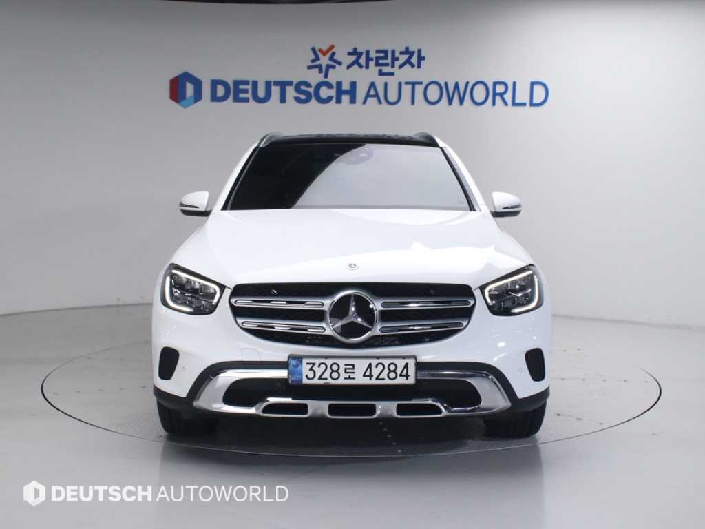 Mercedes Benz GLC Class - Vista 3
