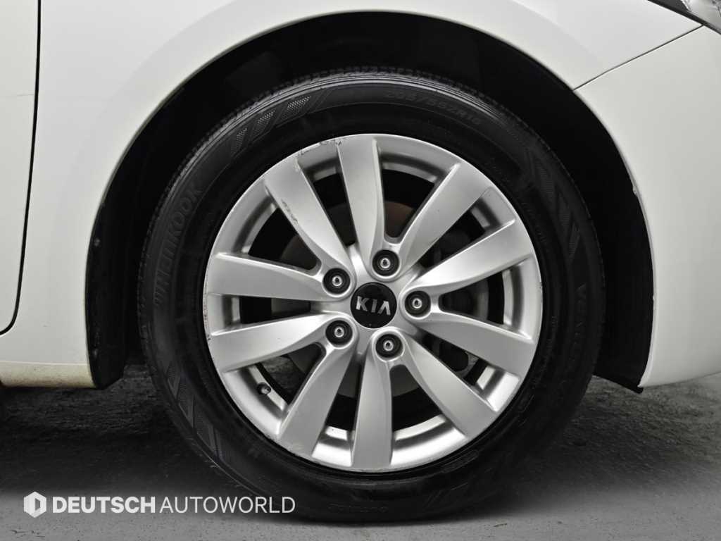 KIA K3 - Vista 5