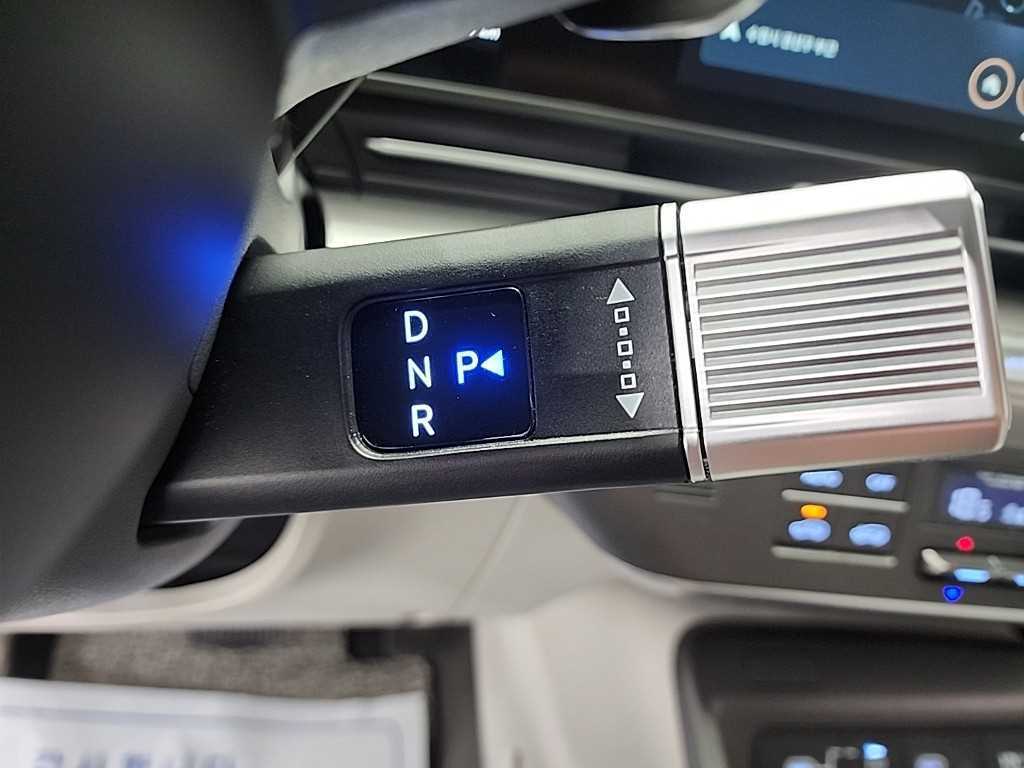 HYUNDAI Kona - Vista 8