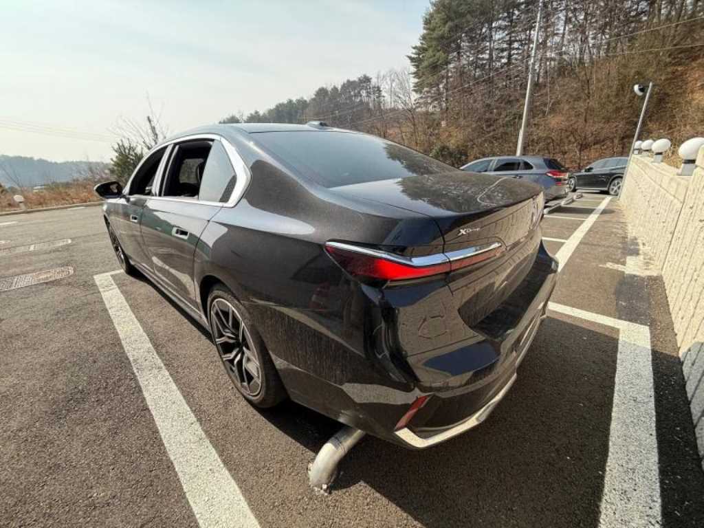 BMW 7 Series - Vista 6