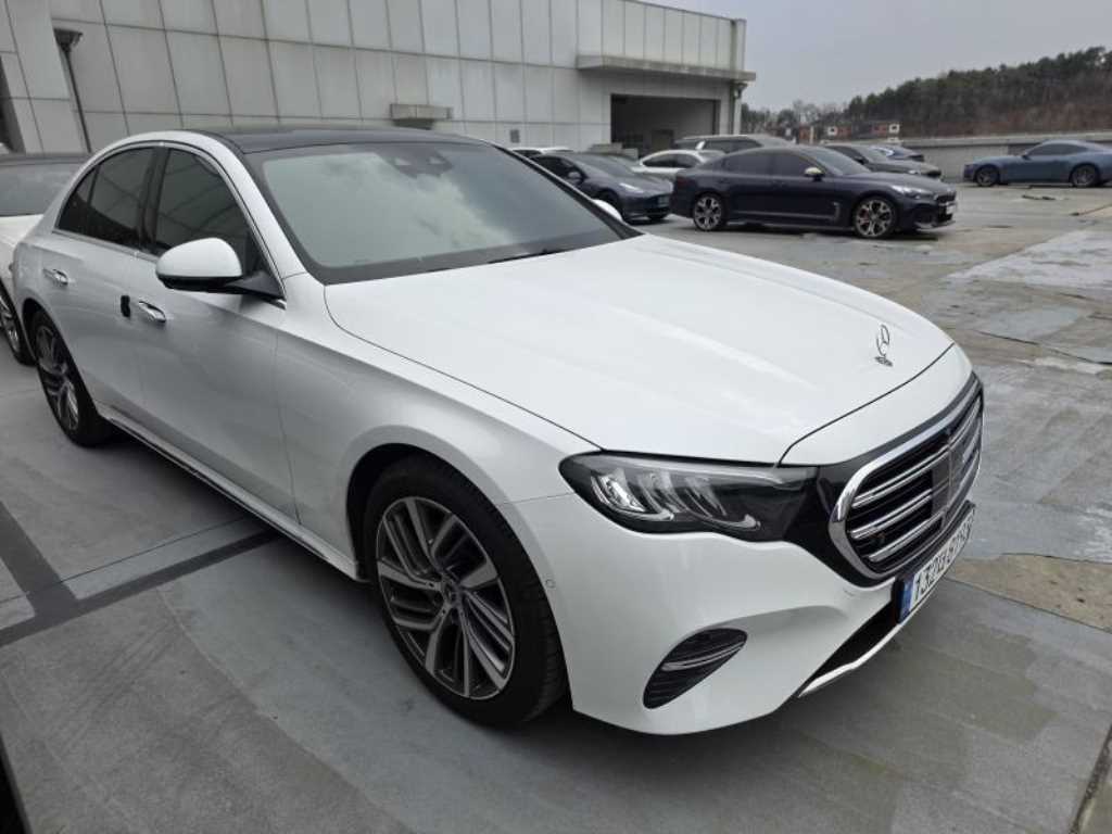 Mercedes Benz E class - Vista 2