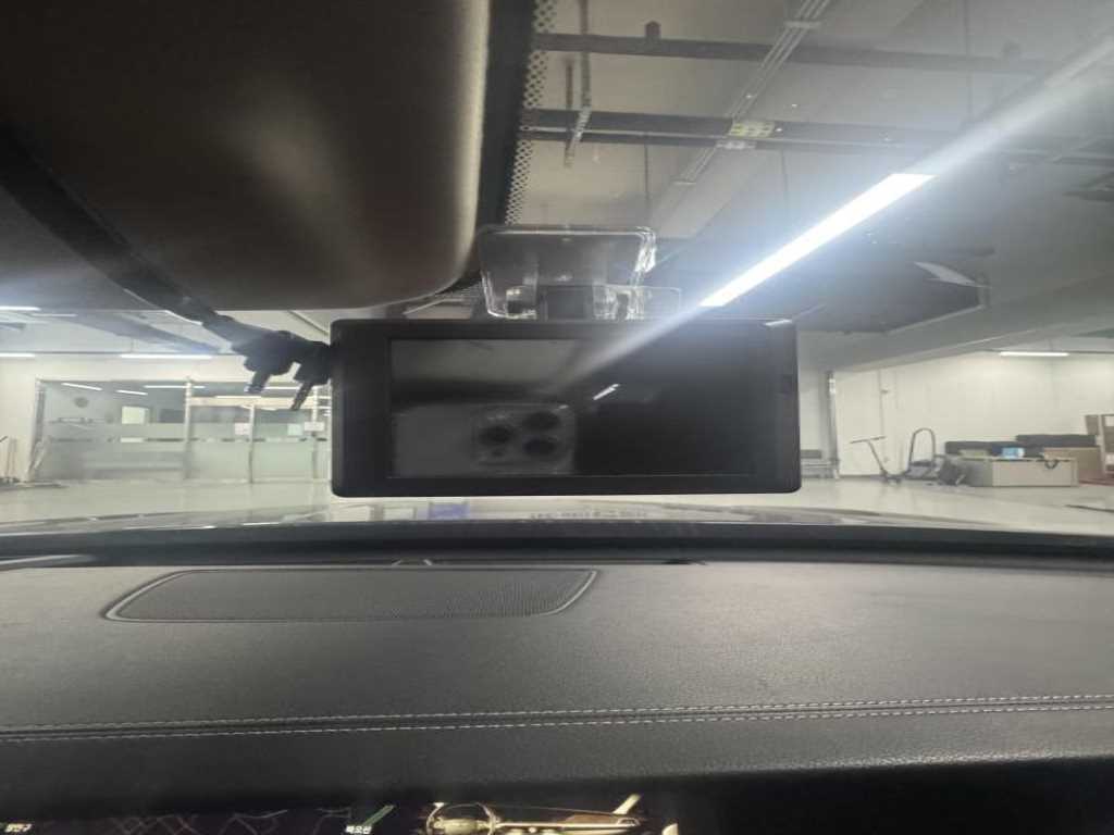 Genesis G90 - Vista 10