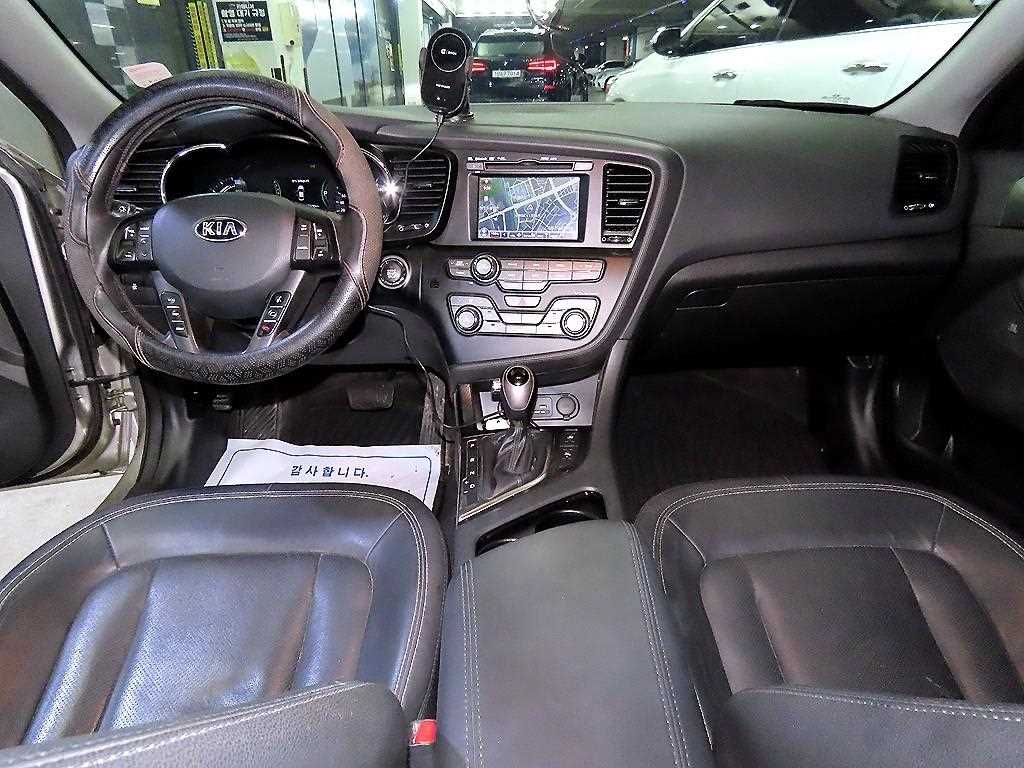 KIA K5 - Vista 10
