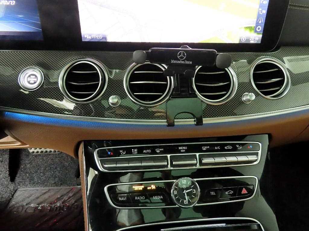 Mercedes Benz E class - Vista 9