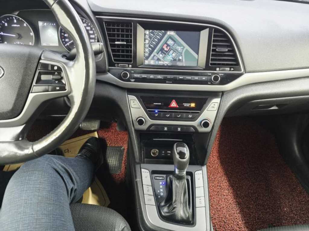 HYUNDAI Avante 2017 Blanco - Importación desde Corea - HF Imports Iquique - Foto 14