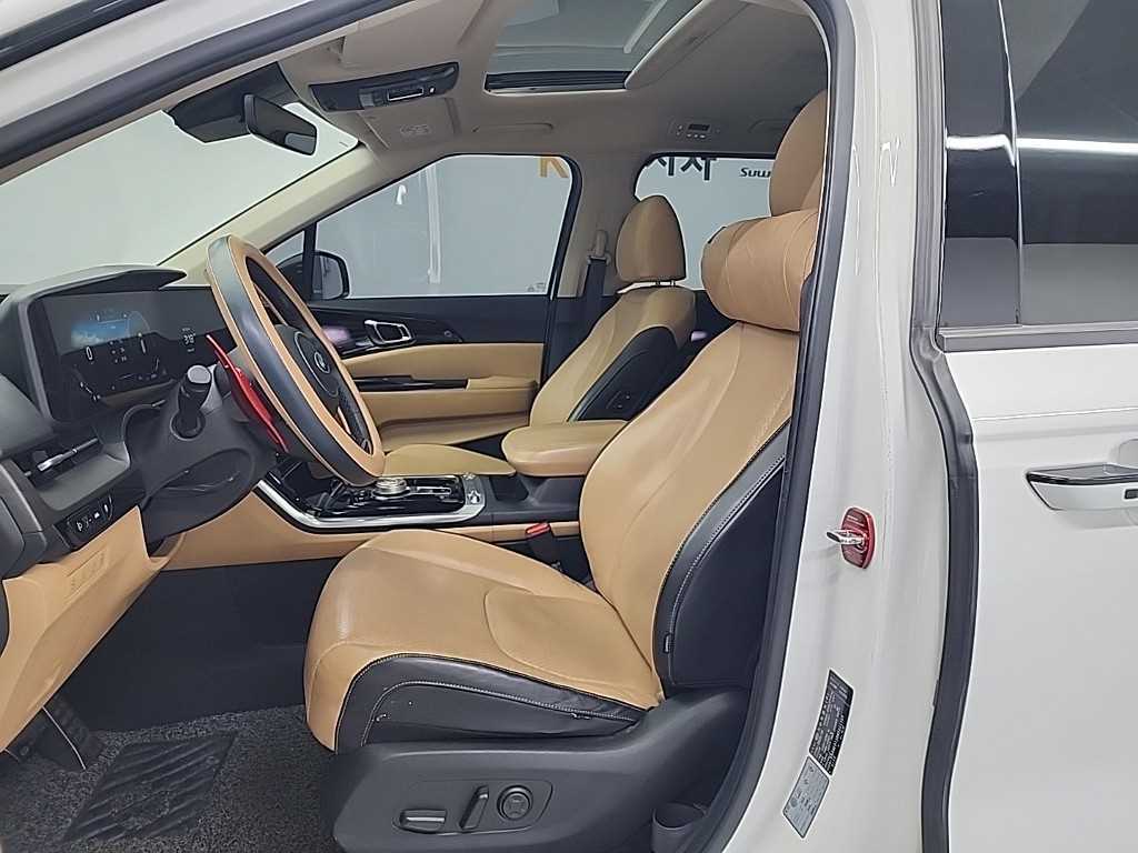 KIA Carnival - Vista 11