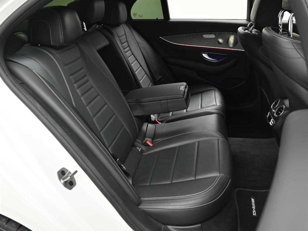 Mercedes Benz E class - Vista 12