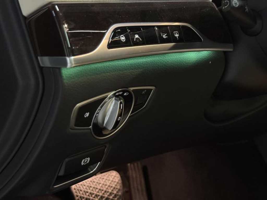 Mercedes Benz S Class - Vista 12