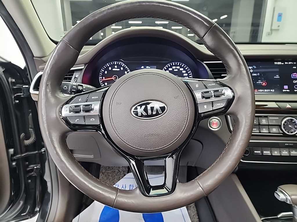 KIA K7 - Vista 9