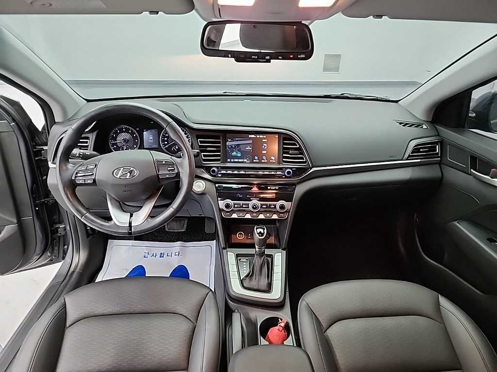 HYUNDAI Avante - Vista 7