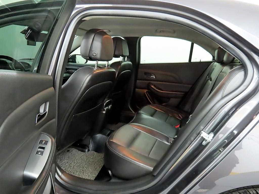 Chevrolet Malibu - Vista 6