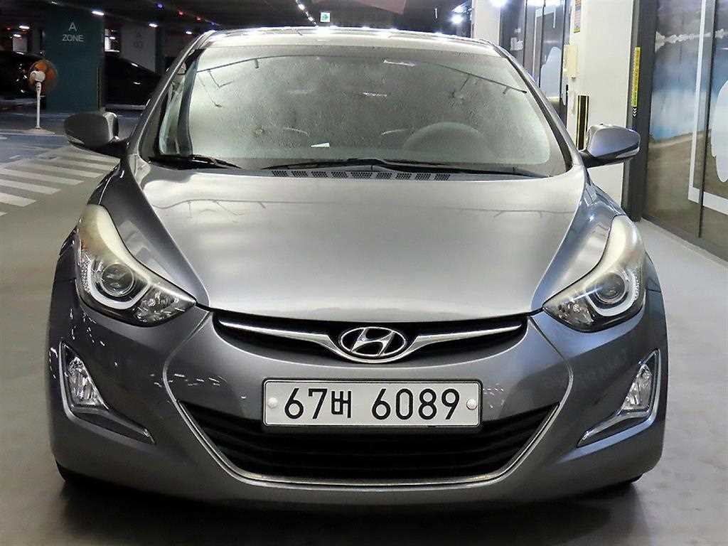 HYUNDAI Avante - Vista 2