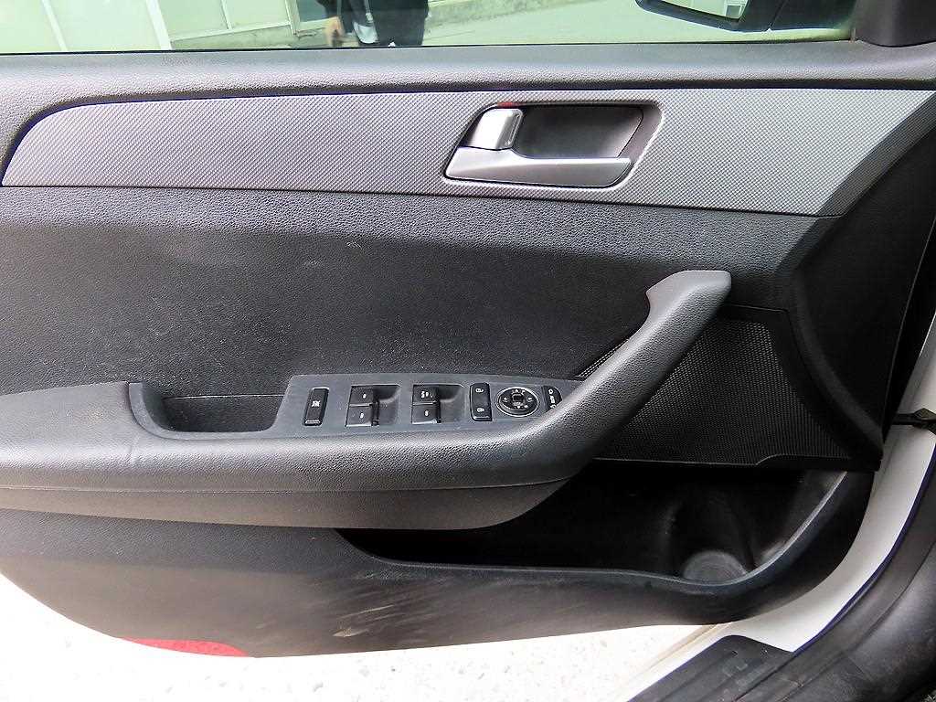 HYUNDAI Sonata - Vista 11