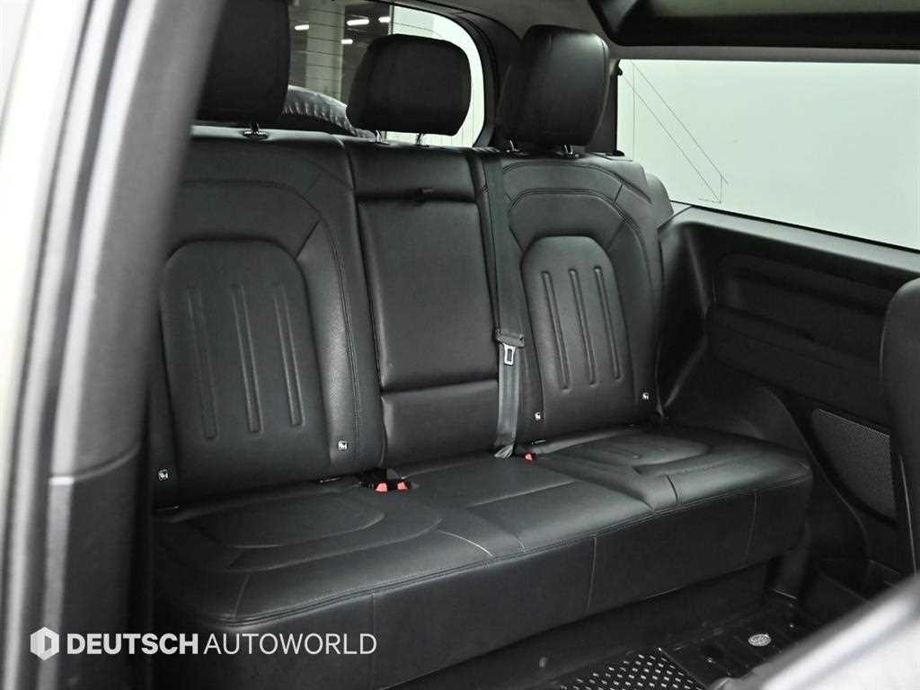 Land Rover Defender - Vista 12