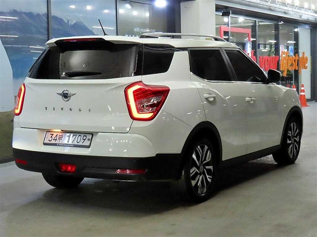Ssangyong Tivoli - Vista 4