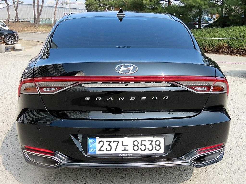 HYUNDAI Grandeur - Vista 4
