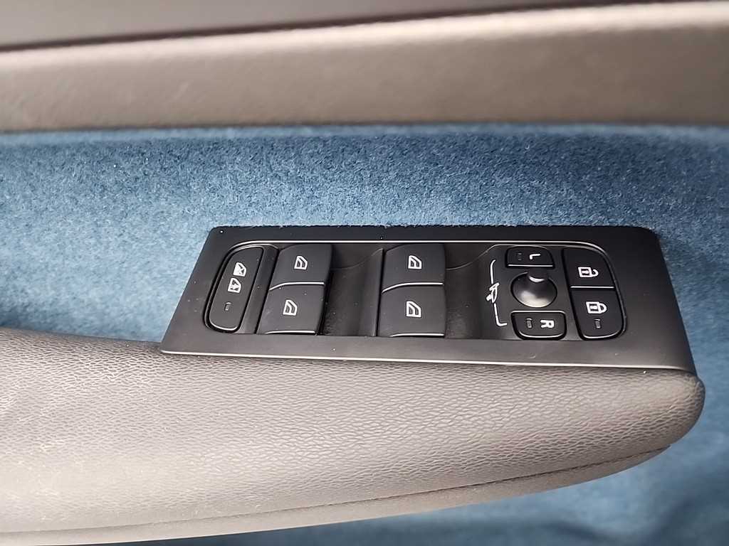 Volvo C40 Recharge 2023 Blanco - Importación desde Corea - HF Imports Iquique - Foto 17