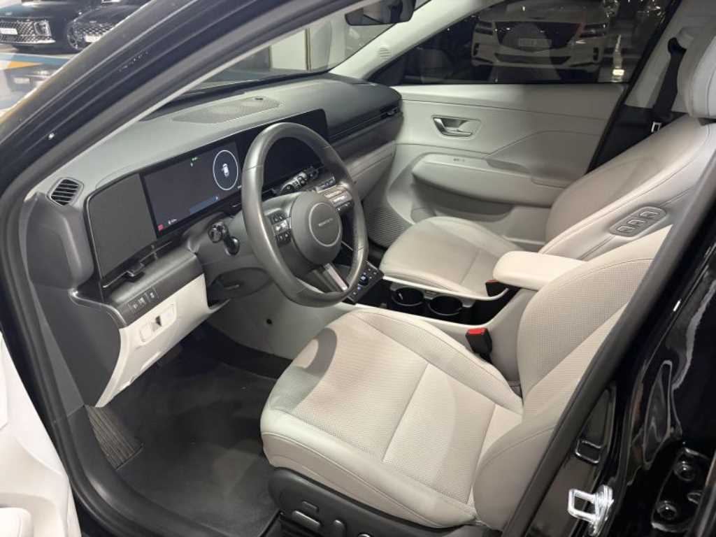 HYUNDAI Kona - Vista 4