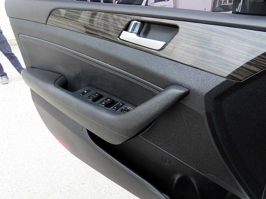 HYUNDAI Sonata - Vista 11