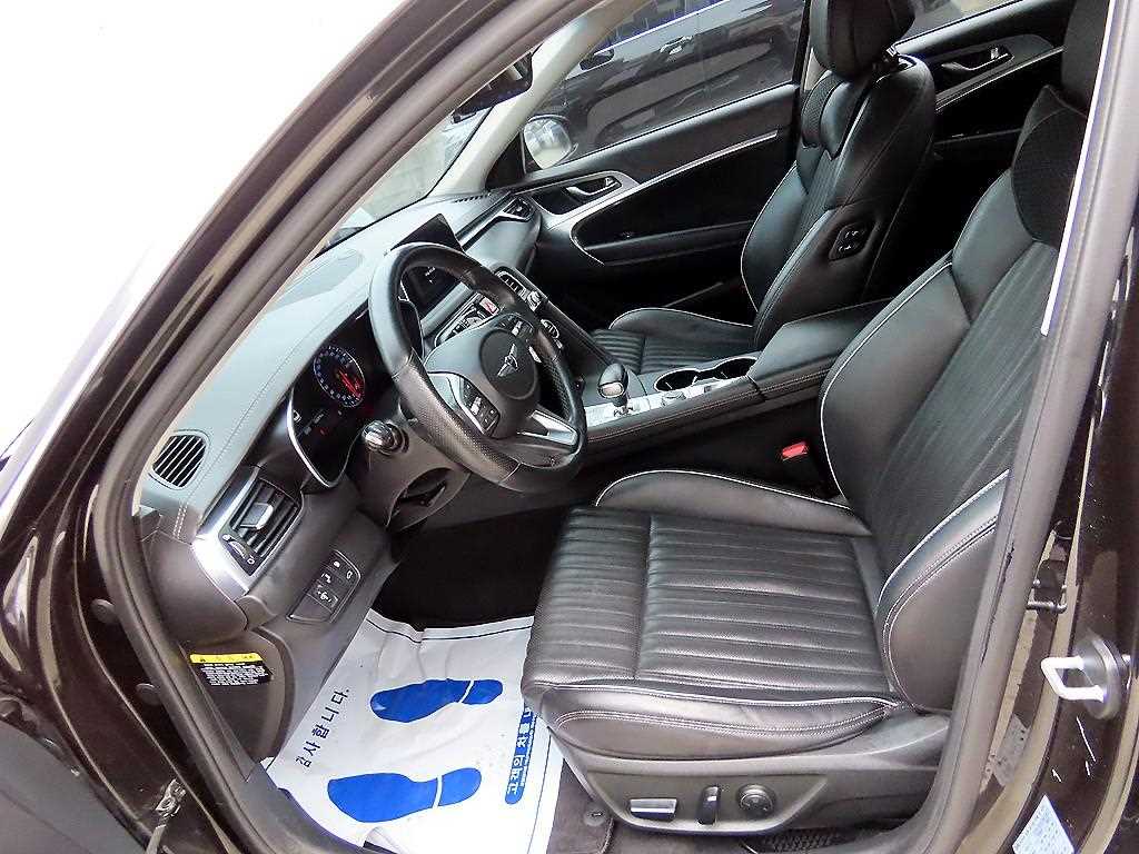 Genesis G70 - Vista 5