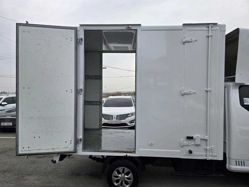 Small Truck Normal Box(High Deck) - Vista 12