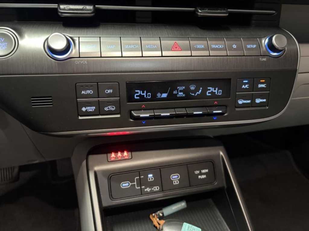 HYUNDAI Kona - Vista 7