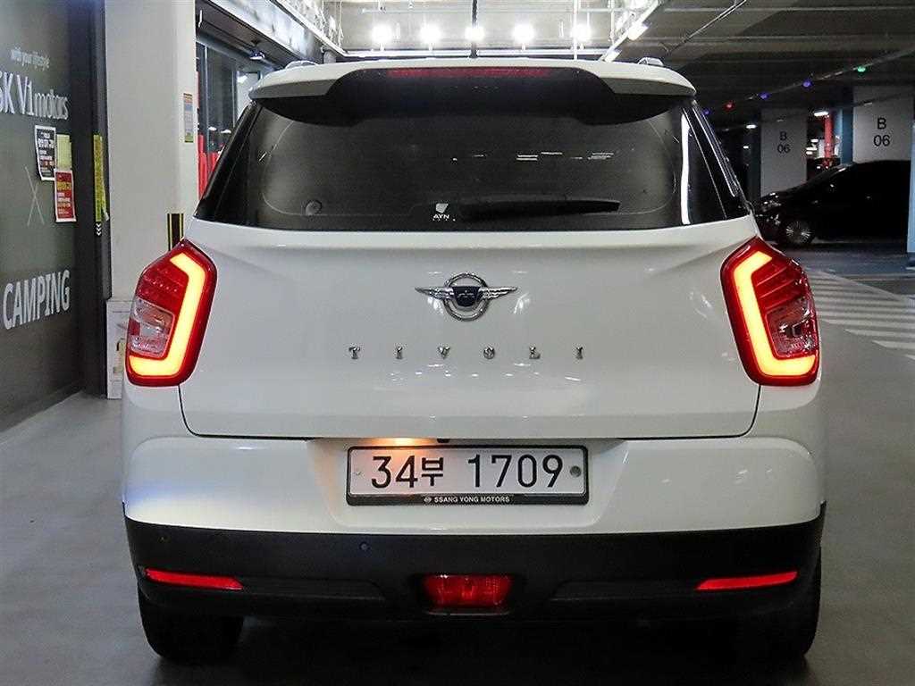 Ssangyong Tivoli - Vista 5