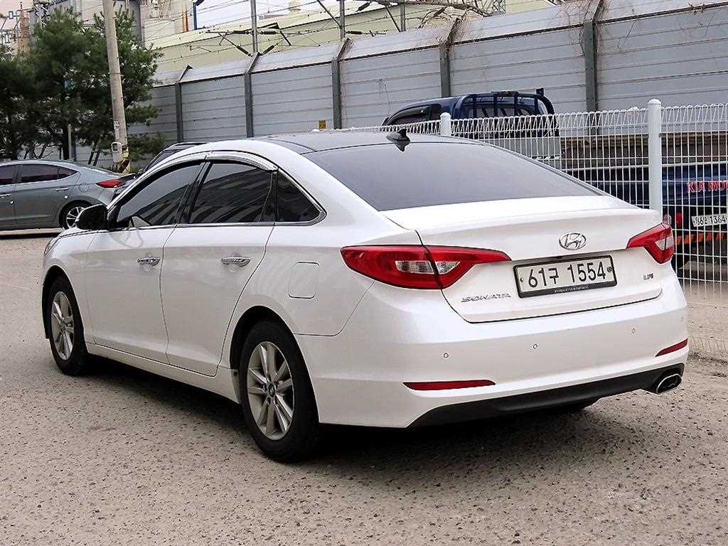 HYUNDAI Sonata - Vista 3