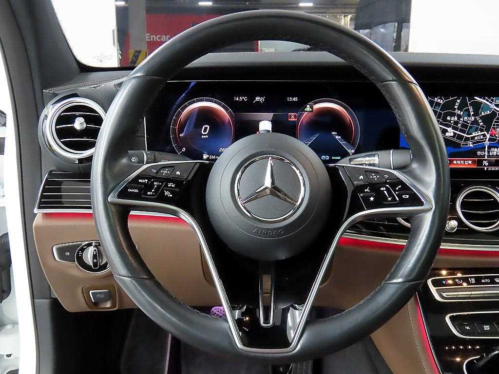 Mercedes Benz E class - Vista 9