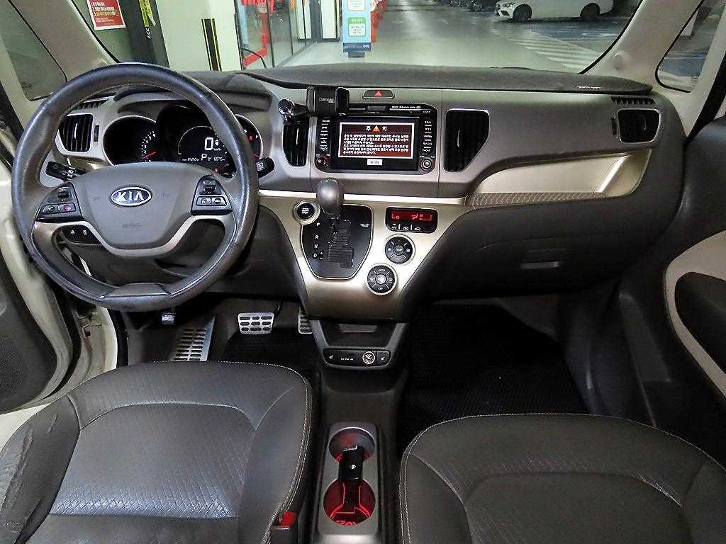 KIA Ray - Vista 10