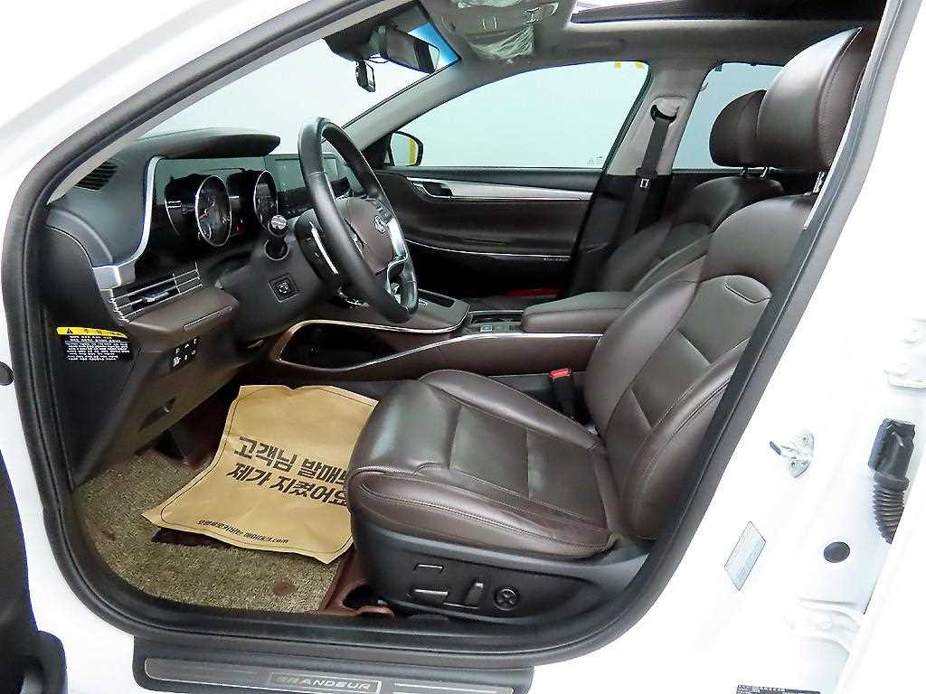 HYUNDAI Grandeur - Vista 5