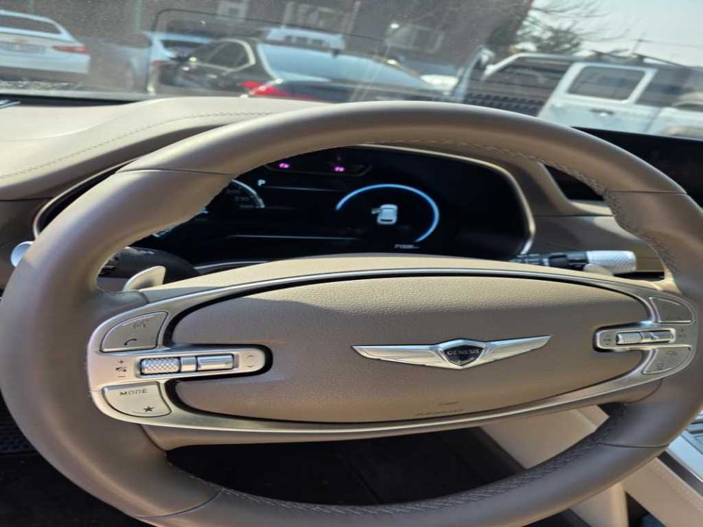 Genesis GV80 - Vista 9