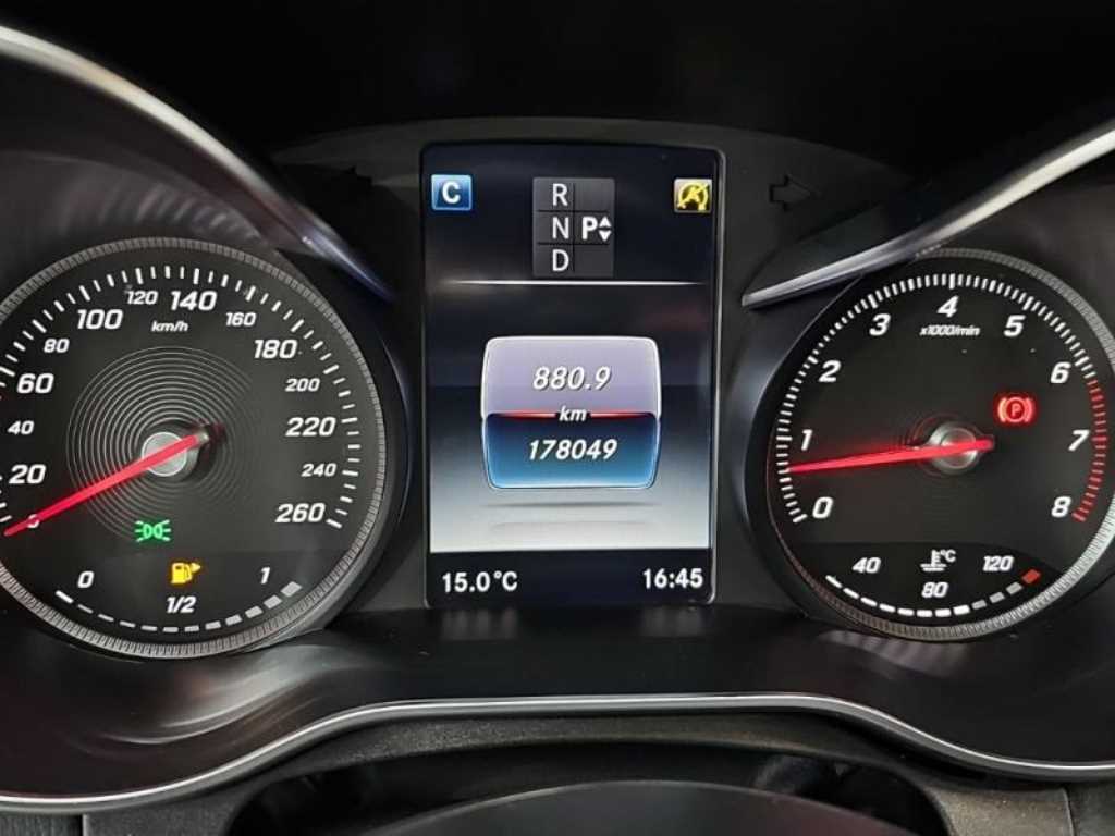 Mercedes Benz C Class - Vista 6