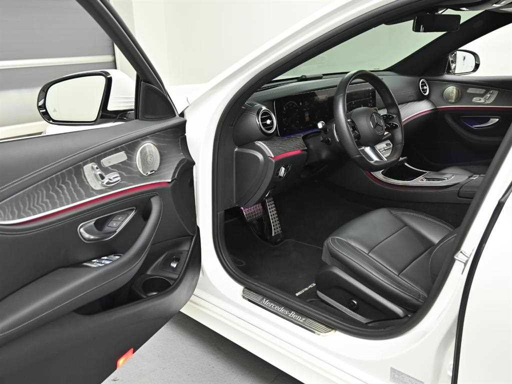 Mercedes Benz E class - Vista 11