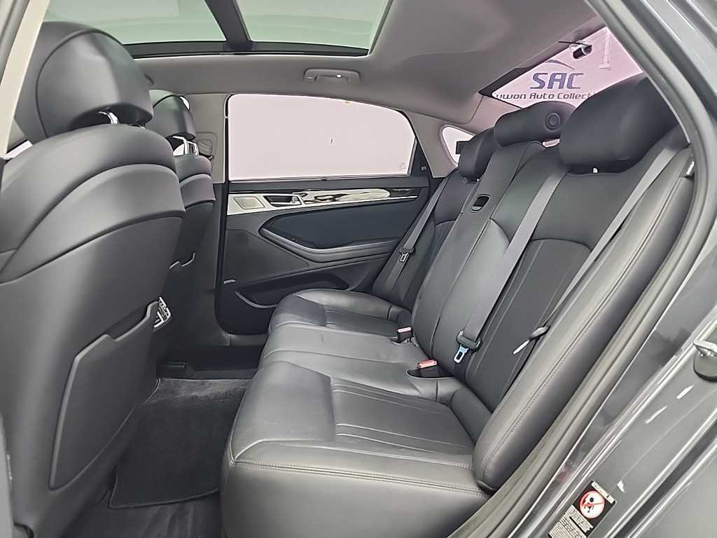 Genesis G80 - Vista 12