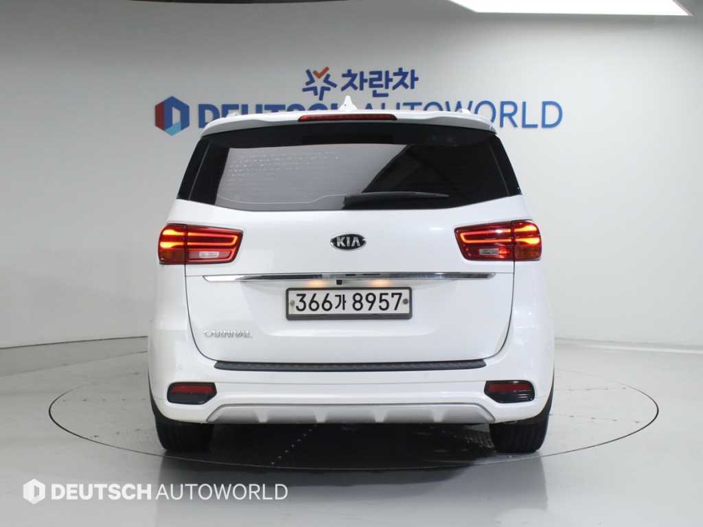 KIA Carnival - Vista 4