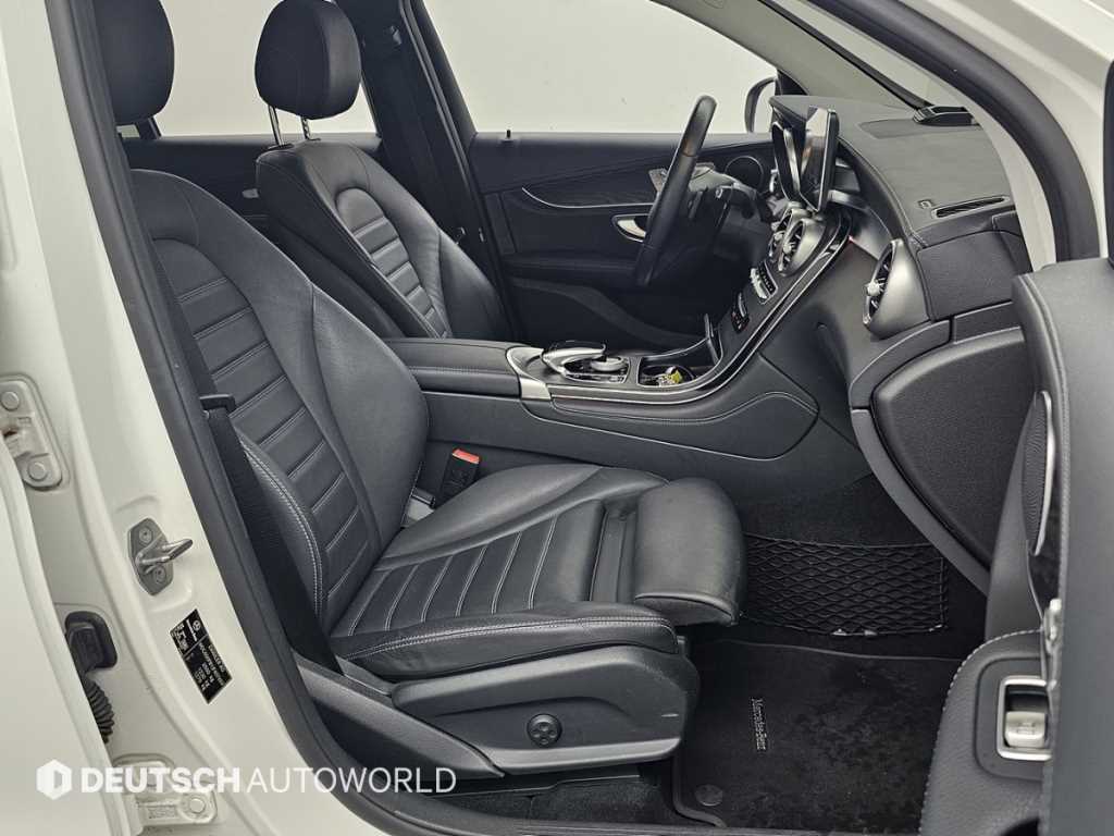 Mercedes Benz GLC Class - Vista 10